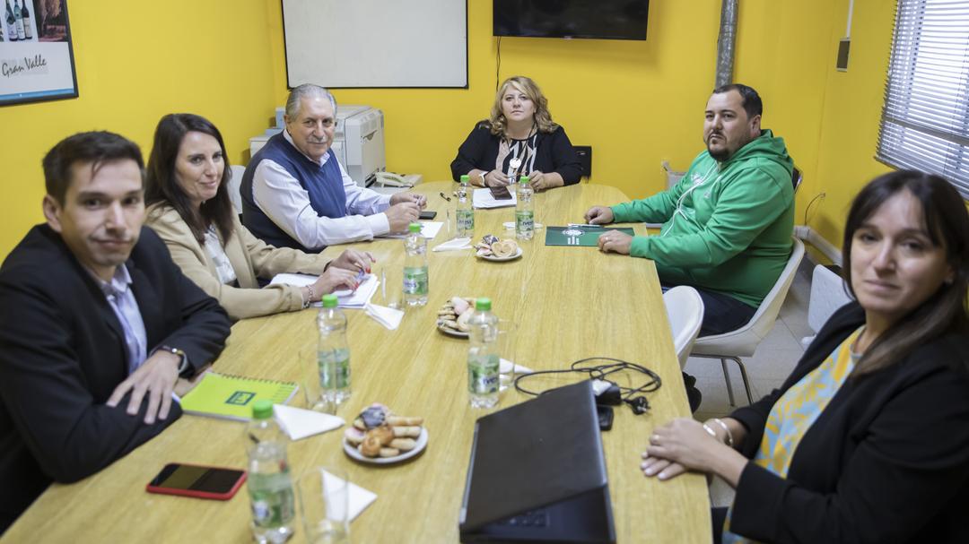 Reunión de los gremios con el gobierno 2023 diciembre función pública 