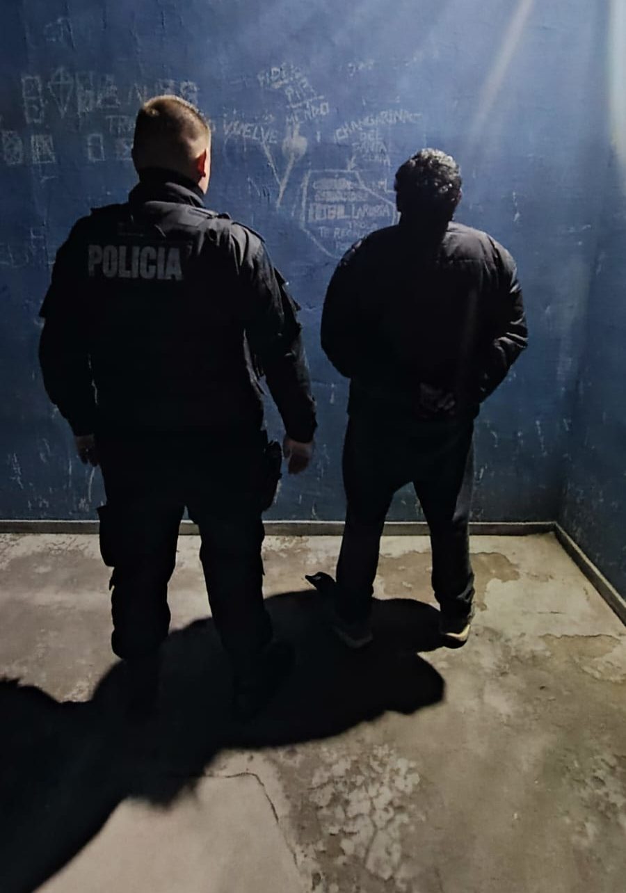 Recorría las calles del balneario El Cóndor y fue detenido porque tenía pedido de captura